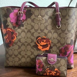 Floral tote with matching wallet